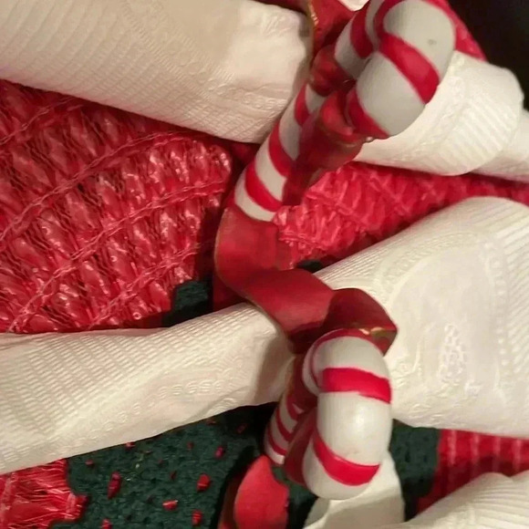 Christmas candy cane napkins holders set of 4 . Red ,white ,green .3 “ in height - Picture 8 of 8